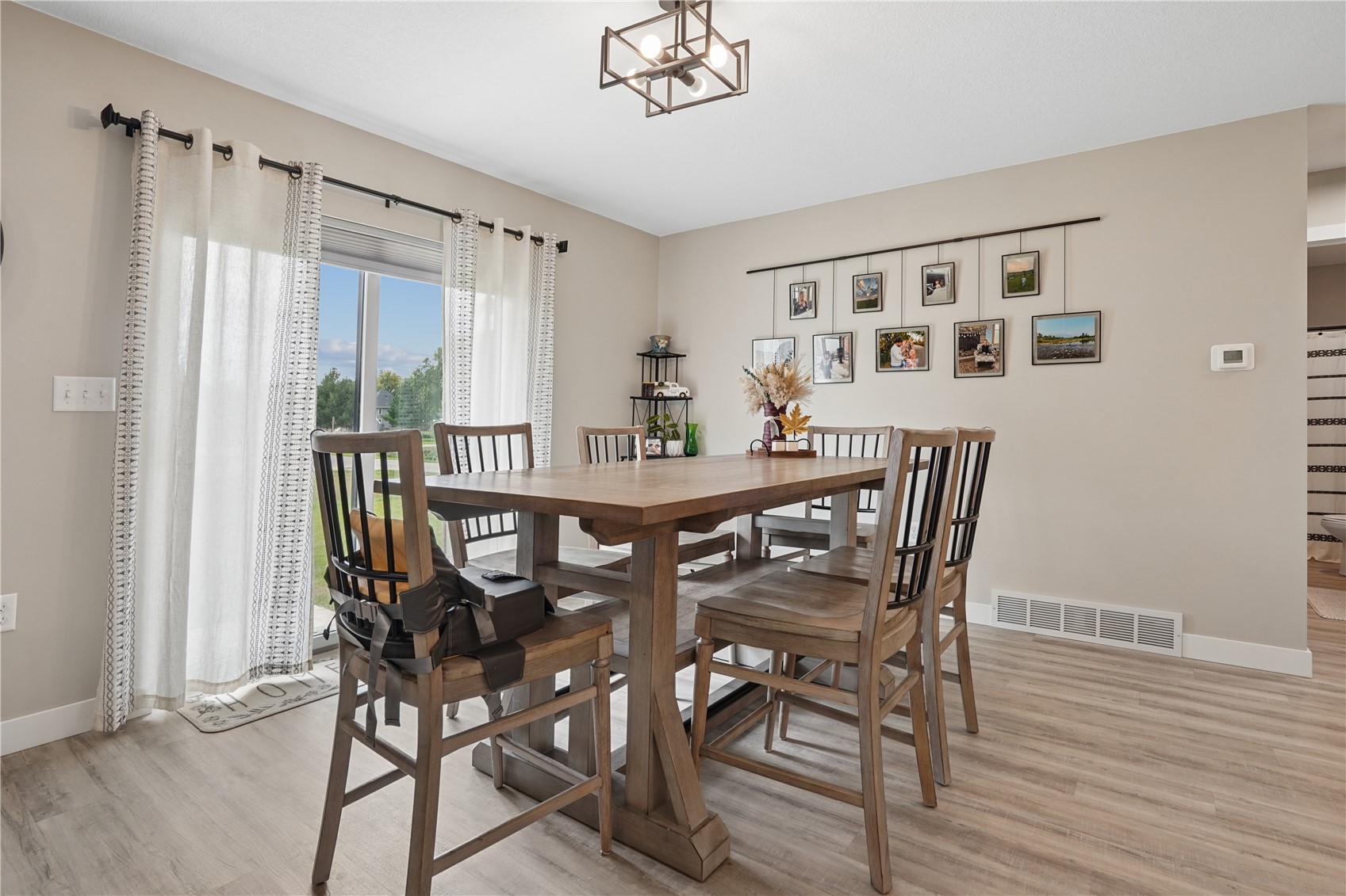 502 E Walnut Street IA 52326