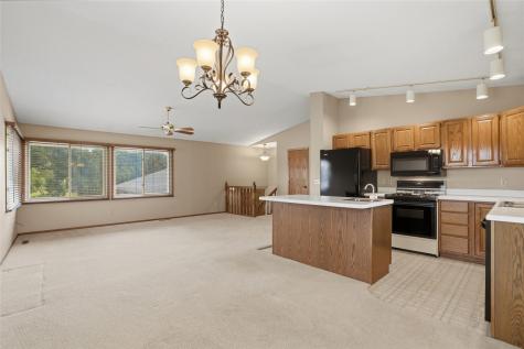 2905 G Street Amana IA 52203