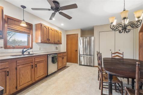7300 42nd Street NE Cedar Rapids IA 52411