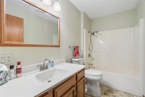 7300 42nd Street NE Cedar Rapids IA 52411
