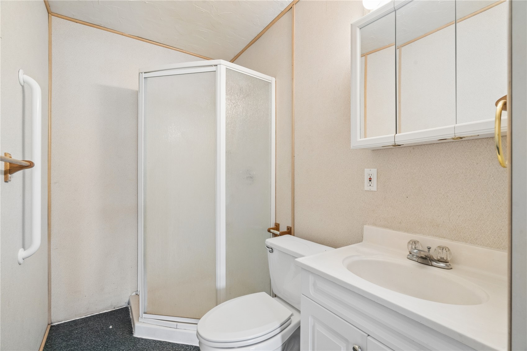 7300 42nd Street NE Cedar Rapids IA 52411