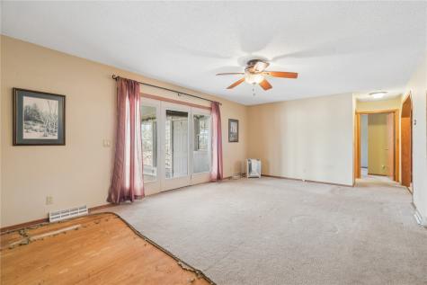 7300 42nd Street NE Cedar Rapids IA 52411