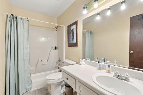 3720 Blue Mound Drive NE Cedar Rapids IA 52402