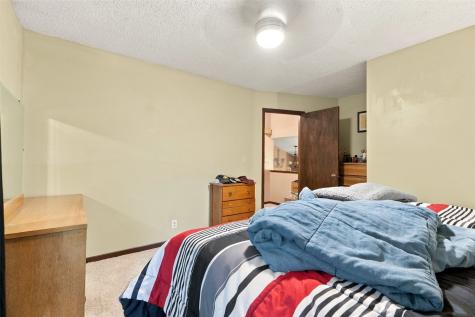 3720 Blue Mound Drive NE Cedar Rapids IA 52402