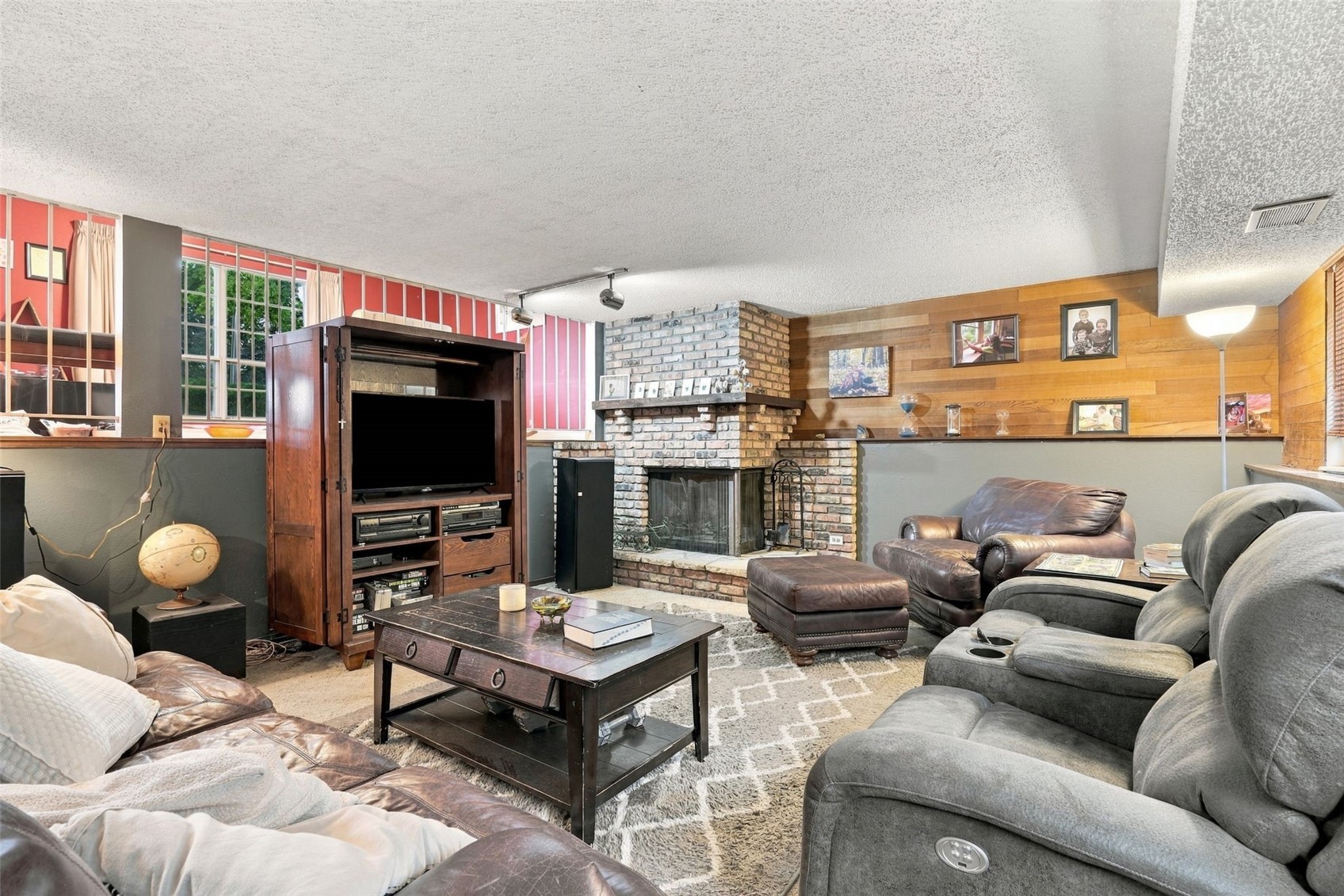 3720 Blue Mound Drive NE Cedar Rapids IA 52402
