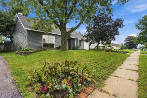 3720 Blue Mound Drive NE Cedar Rapids IA 52402