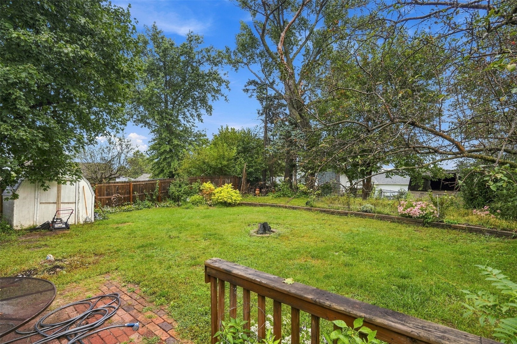 3720 Blue Mound Drive NE Cedar Rapids IA 52402