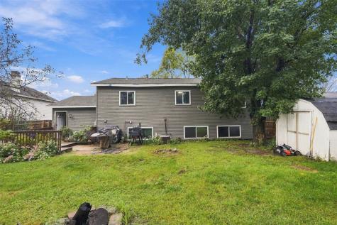 3720 Blue Mound Drive NE Cedar Rapids IA 52402
