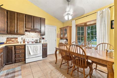 3720 Blue Mound Drive NE Cedar Rapids IA 52402