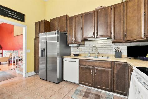 3720 Blue Mound Drive NE Cedar Rapids IA 52402