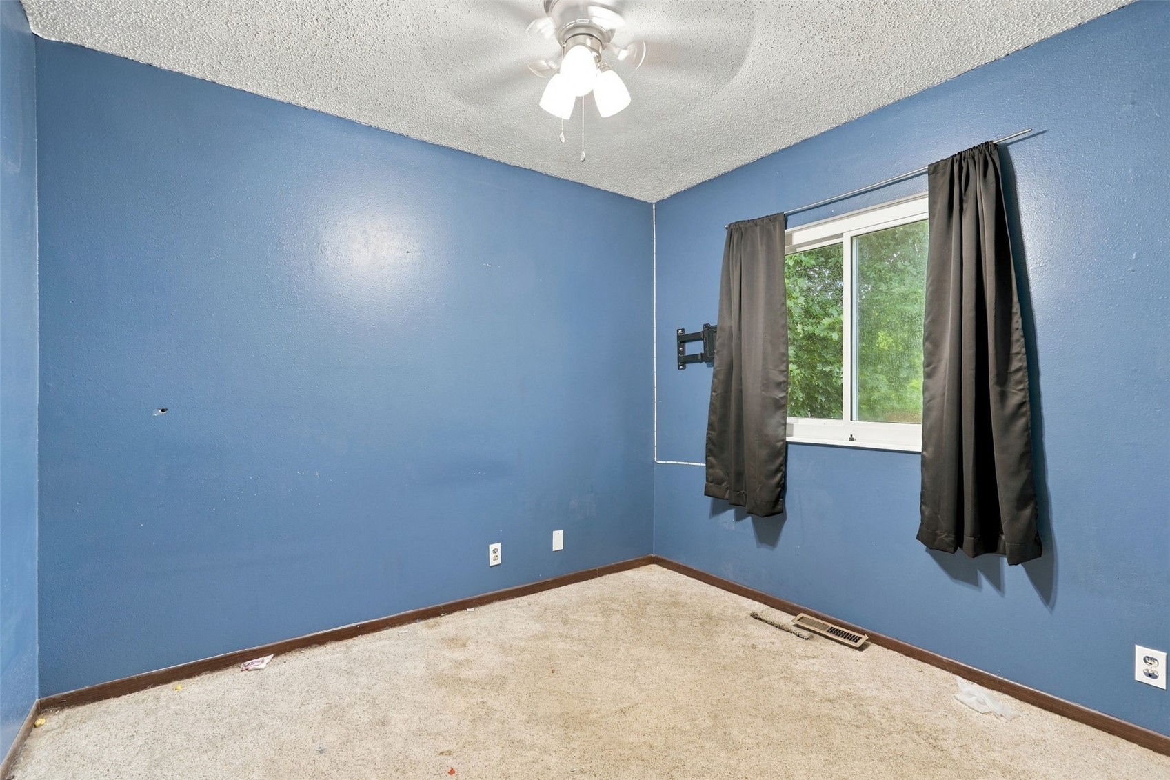 3720 Blue Mound Drive NE Cedar Rapids IA 52402
