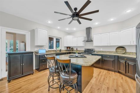 2722 NW Royal Oaks Drive Swisher IA 52338
