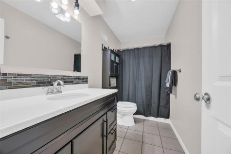 2722 NW Royal Oaks Drive Swisher IA 52338