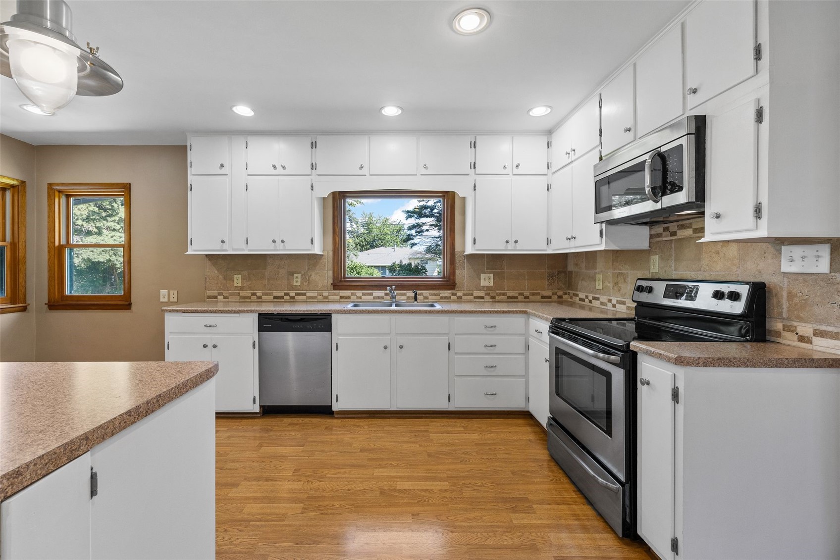 1244 29th Street NE Cedar Rapids IA 52402