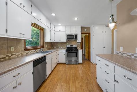 1244 29th Street NE Cedar Rapids IA 52402