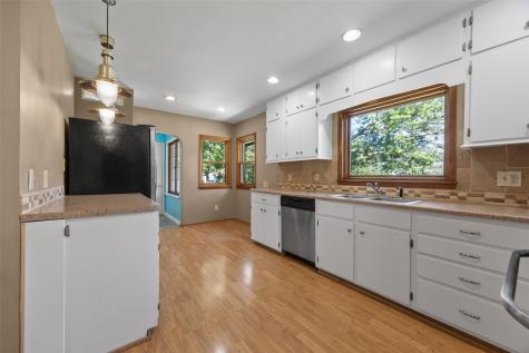 1244 29th Street NE Cedar Rapids IA 52402