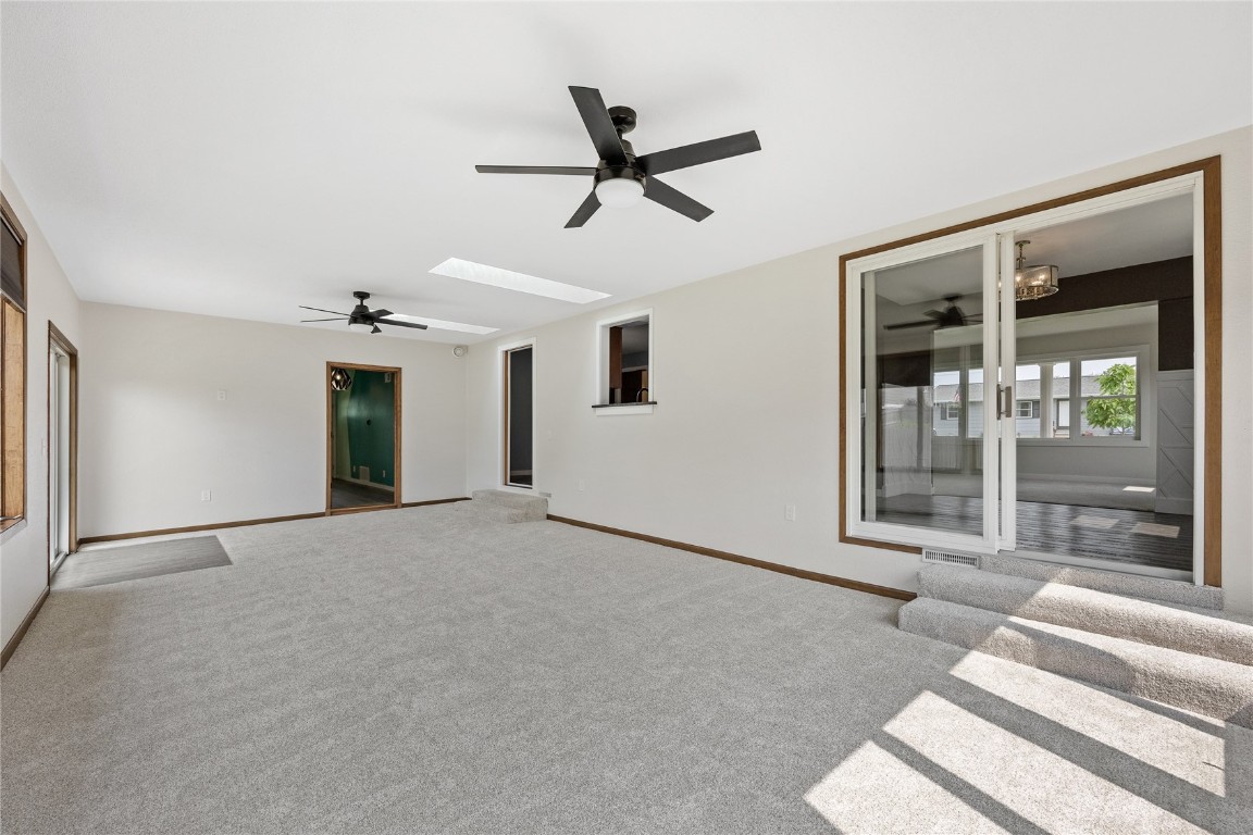 3013 Ravenwood Terrace NW Cedar Rapids IA 52405