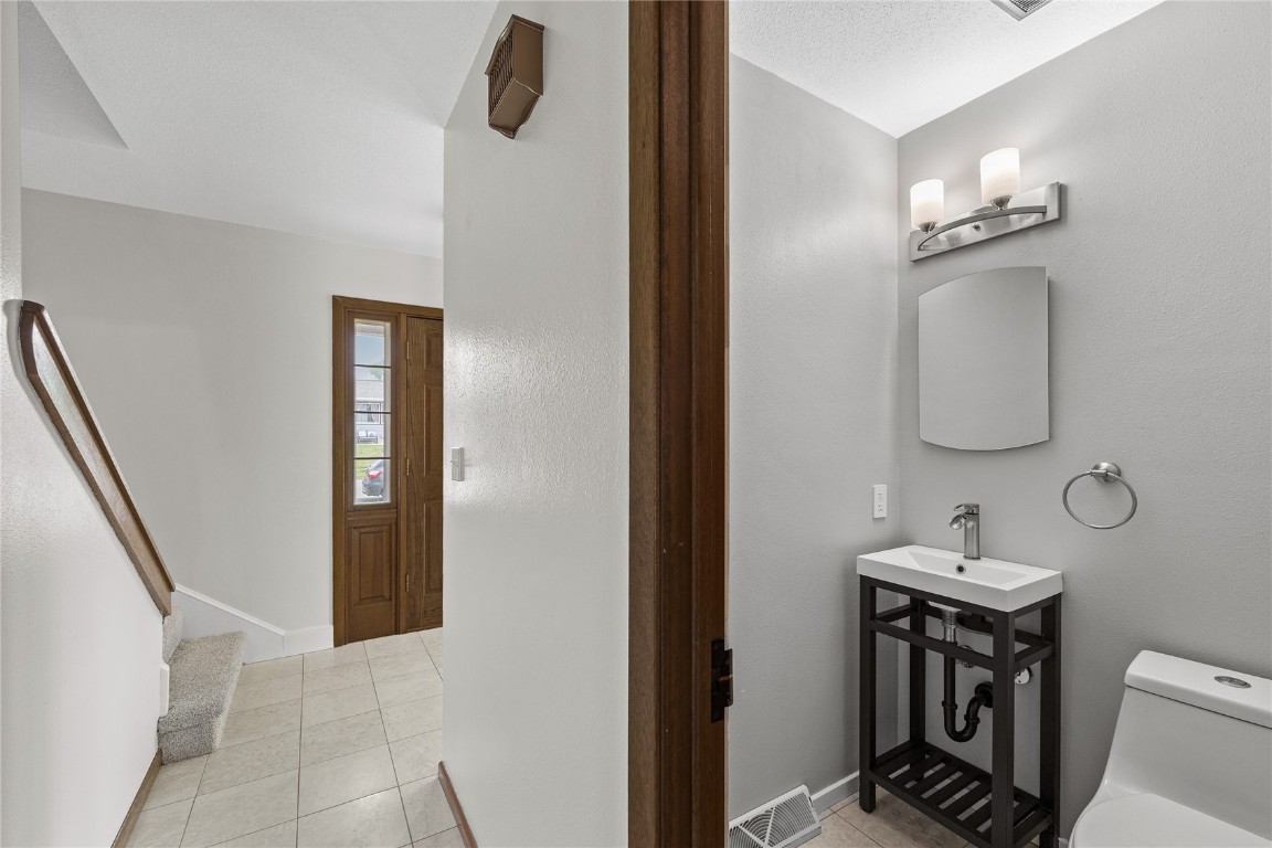 3013 Ravenwood Terrace NW Cedar Rapids IA 52405