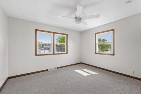 3013 Ravenwood Terrace NW Cedar Rapids IA 52405