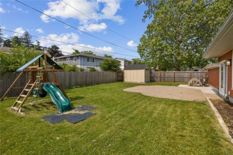 3013 Ravenwood Terrace NW Cedar Rapids IA 52405