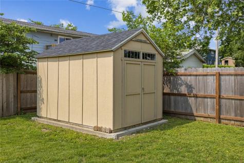 3013 Ravenwood Terrace NW Cedar Rapids IA 52405