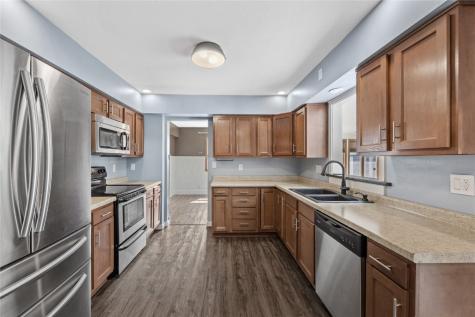 3013 Ravenwood Terrace NW Cedar Rapids IA 52405