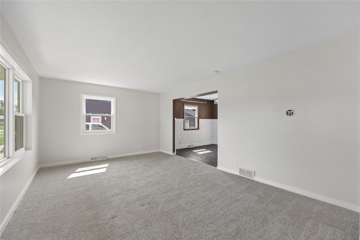 3013 Ravenwood Terrace NW Cedar Rapids IA 52405