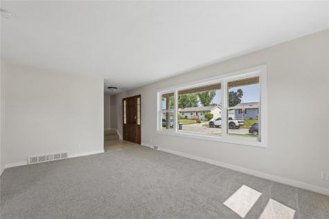 3013 Ravenwood Terrace NW Cedar Rapids IA 52405