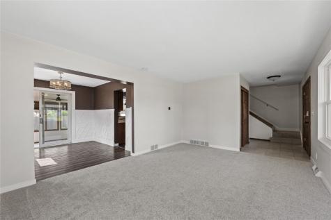 3013 Ravenwood Terrace NW Cedar Rapids IA 52405