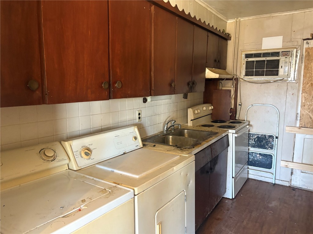 4309 Benton Street NE Cedar Rapids IA 52402