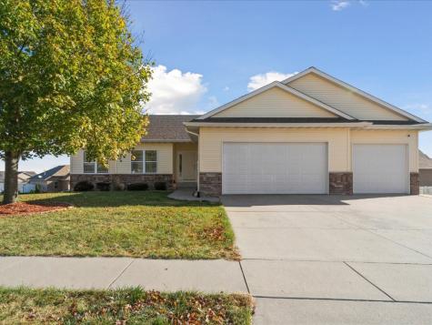 6709 Harrison Road SW Cedar Rapids IA 52404