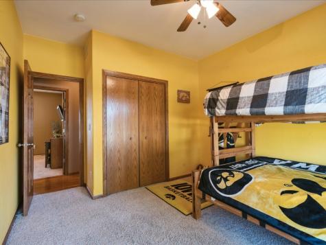 6709 Harrison Road SW Cedar Rapids IA 52404