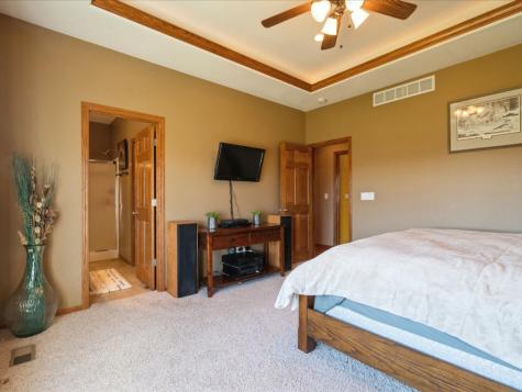 6709 Harrison Road SW Cedar Rapids IA 52404