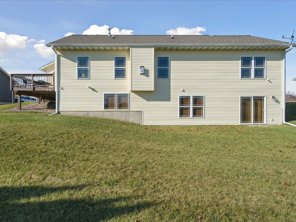 6709 Harrison Road SW Cedar Rapids IA 52404