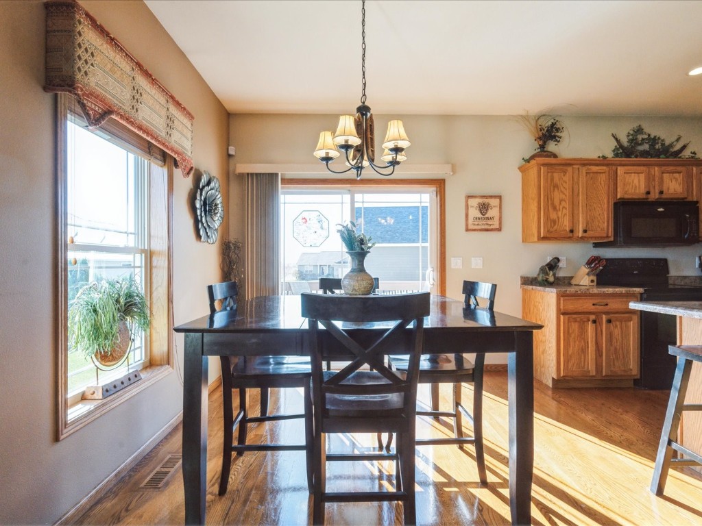 6709 Harrison Road SW Cedar Rapids IA 52404