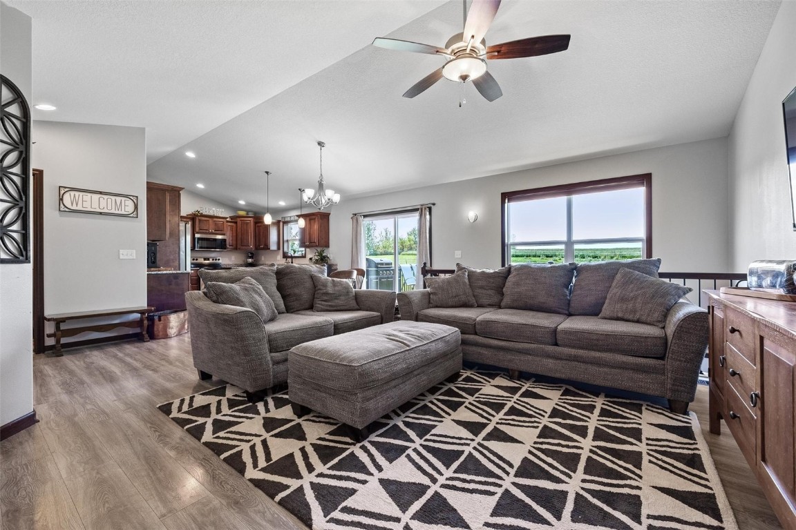 4596 Creekview Trail Palo IA 52324