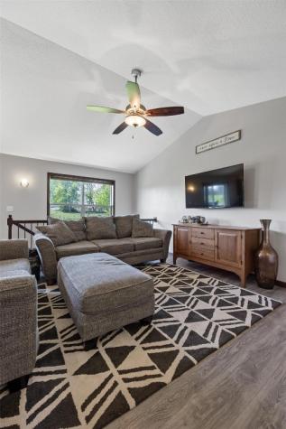4596 Creekview Trail Palo IA 52324