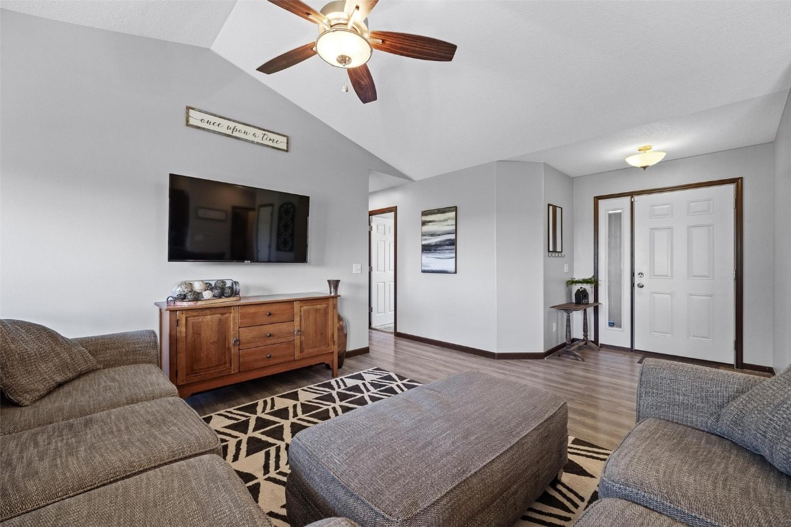 4596 Creekview Trail Palo IA 52324