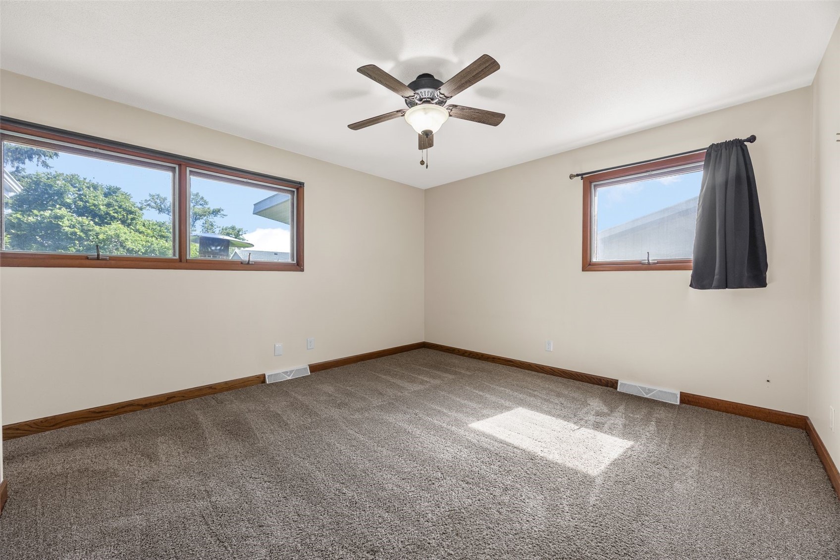 2422 Kilimanjaro Drive NE Cedar Rapids IA 52402