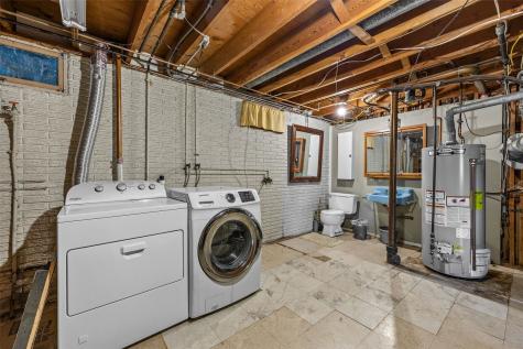 2422 Kilimanjaro Drive NE Cedar Rapids IA 52402