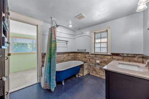 409 34th Street NE Cedar Rapids IA 52402