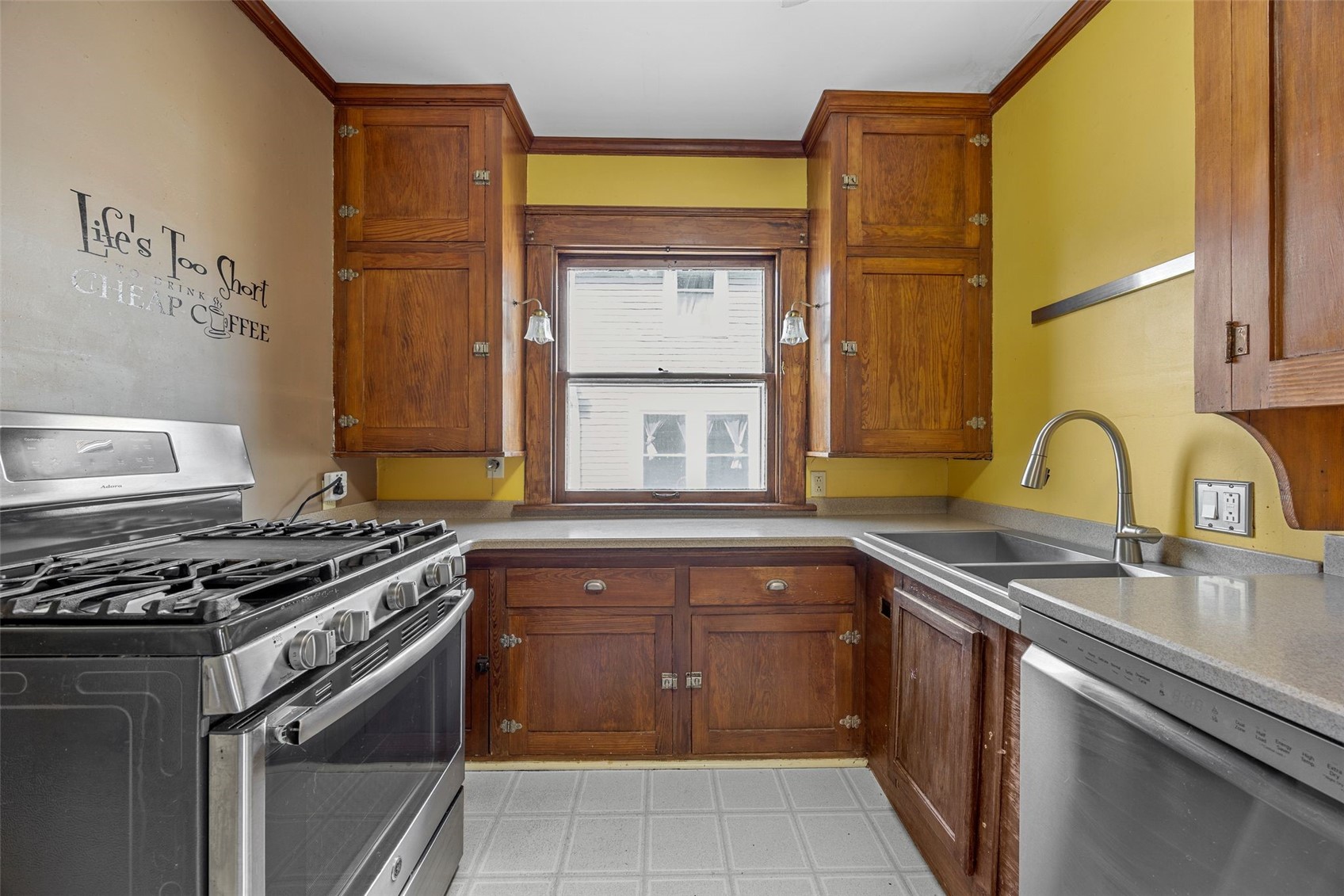 409 34th Street NE Cedar Rapids IA 52402