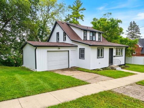 318 W 4th Street Monticello IA 52310