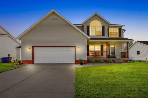 Homes for Sale in Cedar Rapids IA with 4+ Bedrooms