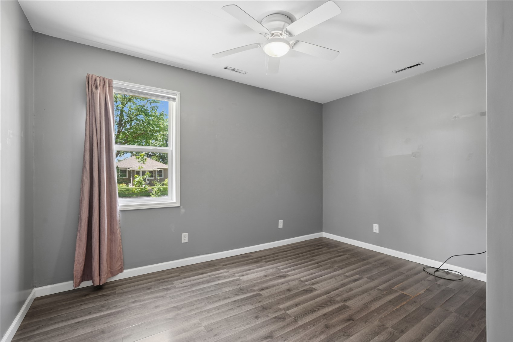 1052 Daniels Street NE Cedar Rapids IA 52402