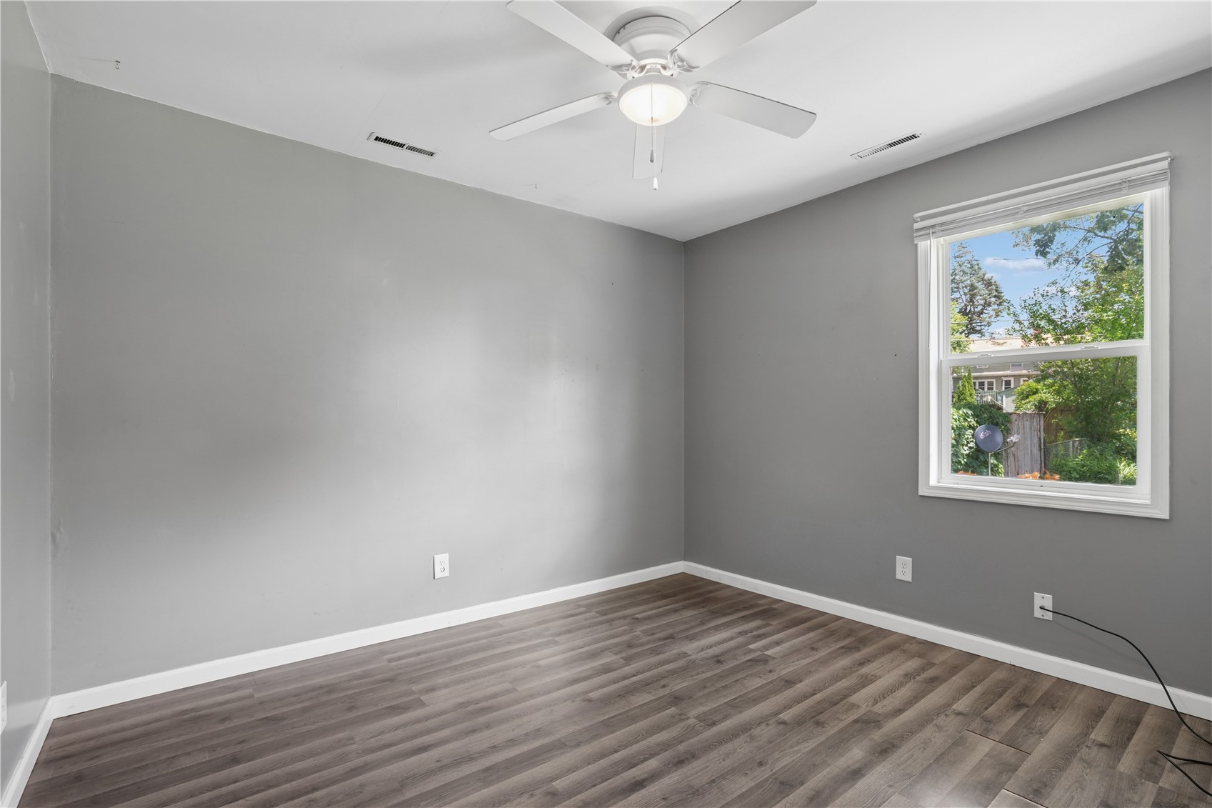 1052 Daniels Street NE Cedar Rapids IA 52402