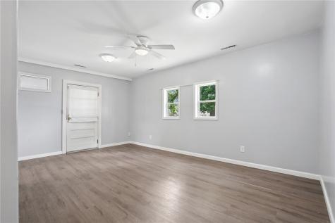1052 Daniels Street NE Cedar Rapids IA 52402