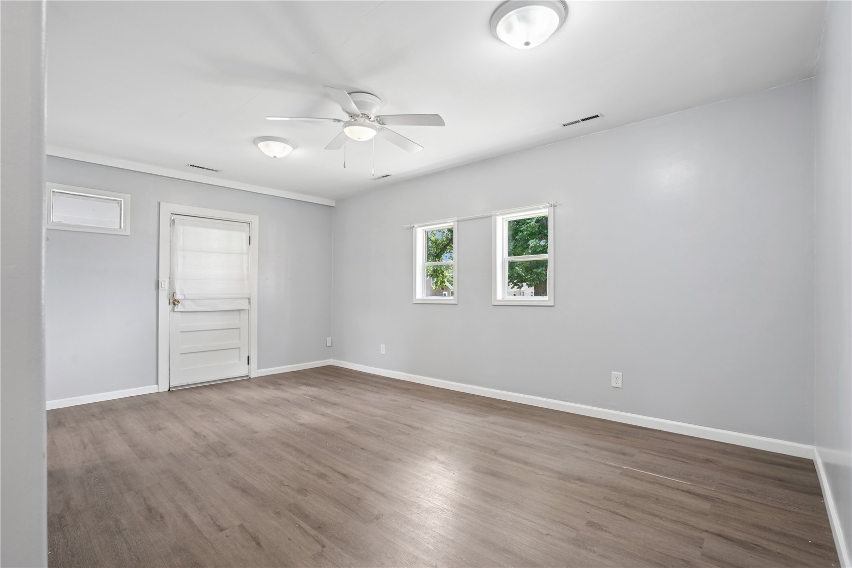 1052 Daniels Street NE Cedar Rapids IA 52402