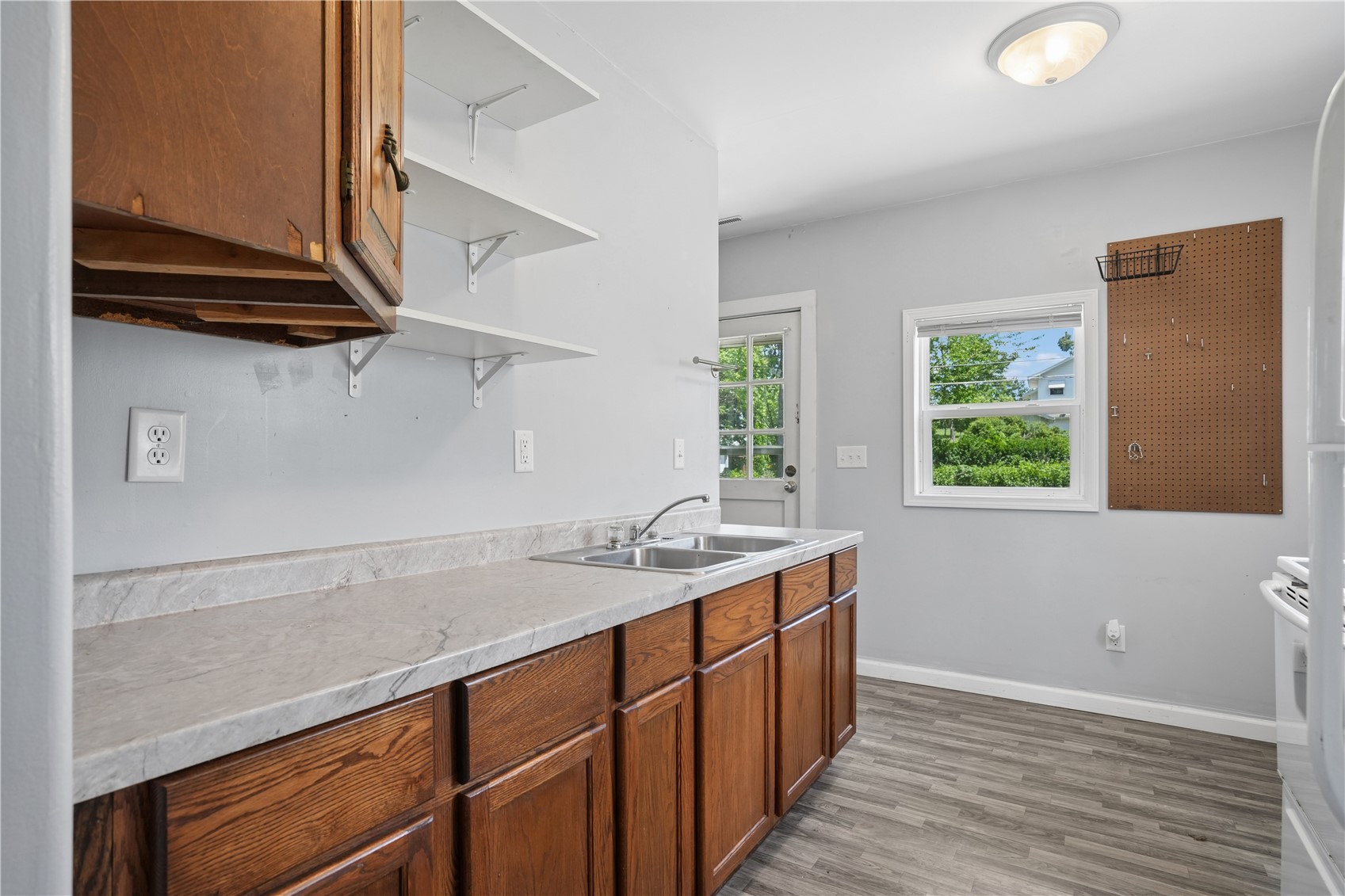1052 Daniels Street NE Cedar Rapids IA 52402