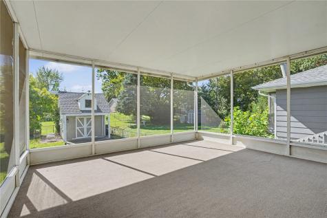 283 Sussex Drive NE Cedar Rapids IA 52402